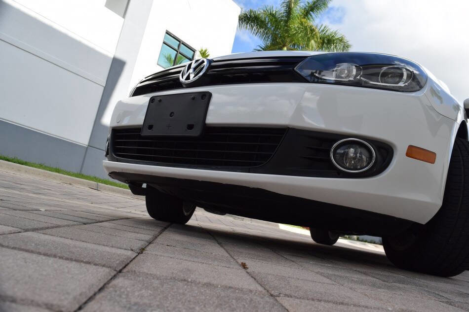 Used 2013 Volkswagen Golf TDI image 12