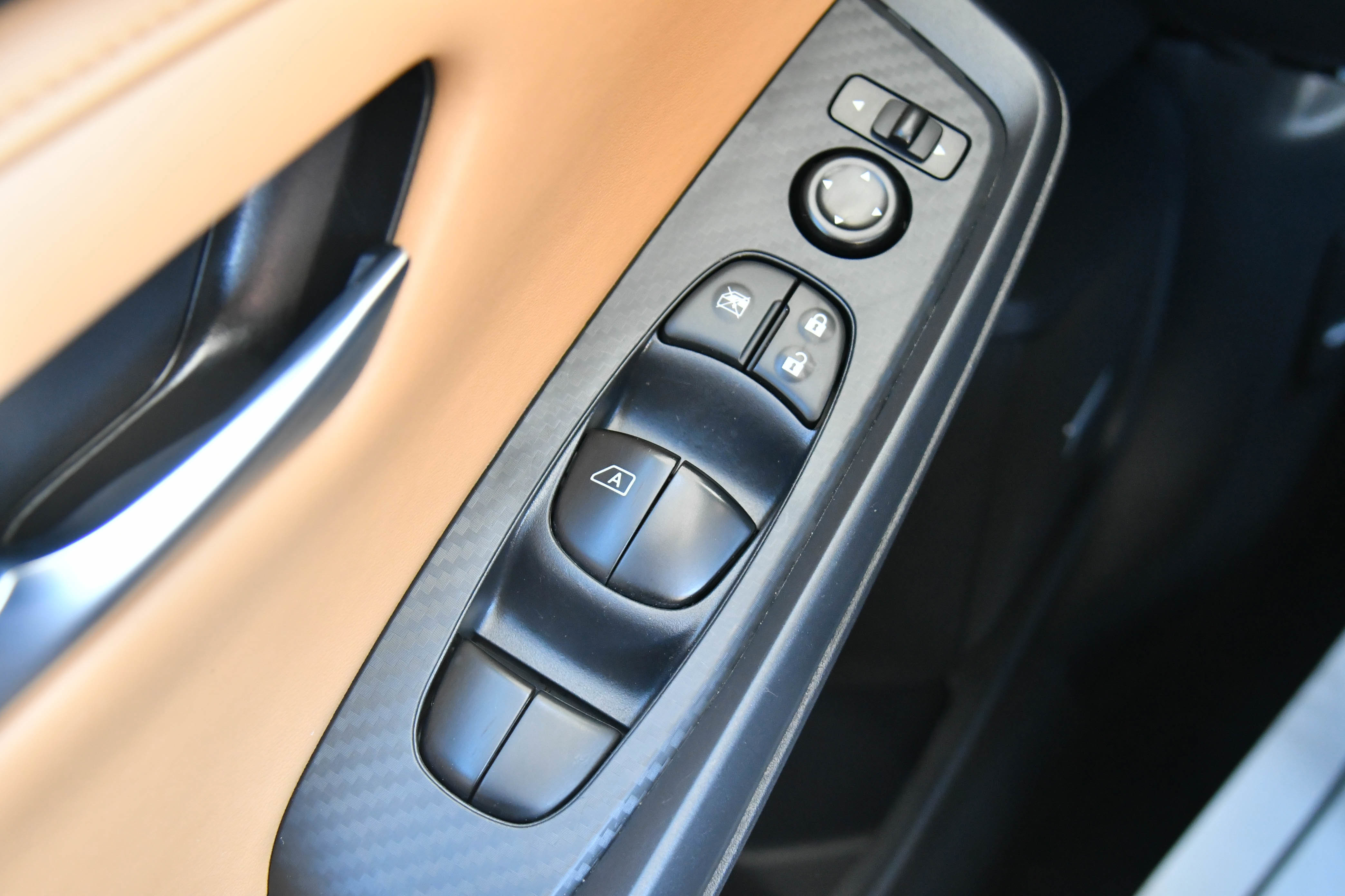 Used 2025 Nissan Sentra SV w/ SV Premium Package FWD image 35