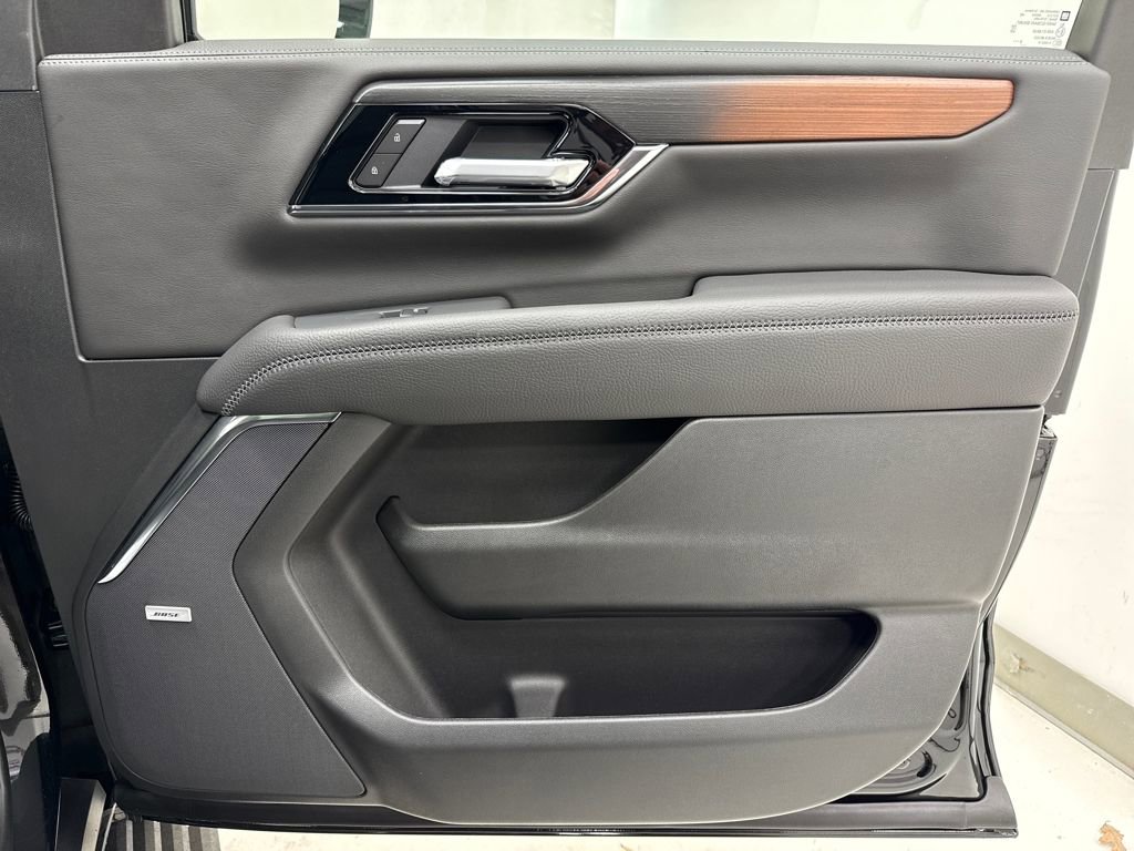 New 2026 GMC Yukon Denali w/ Sun & Power Step Package image 8
