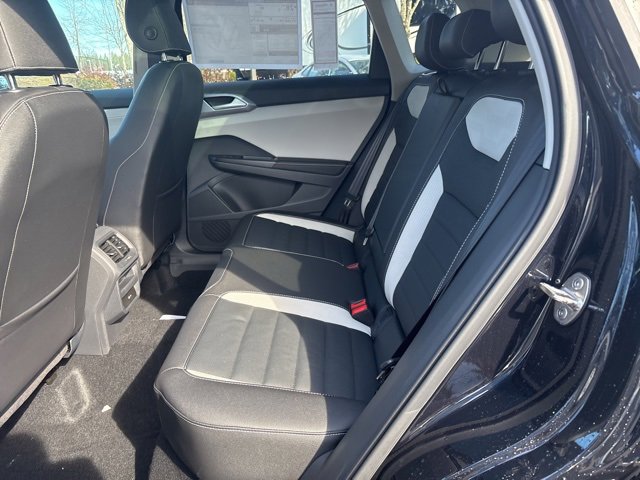 New 2025 Volkswagen Taos SEL image 22