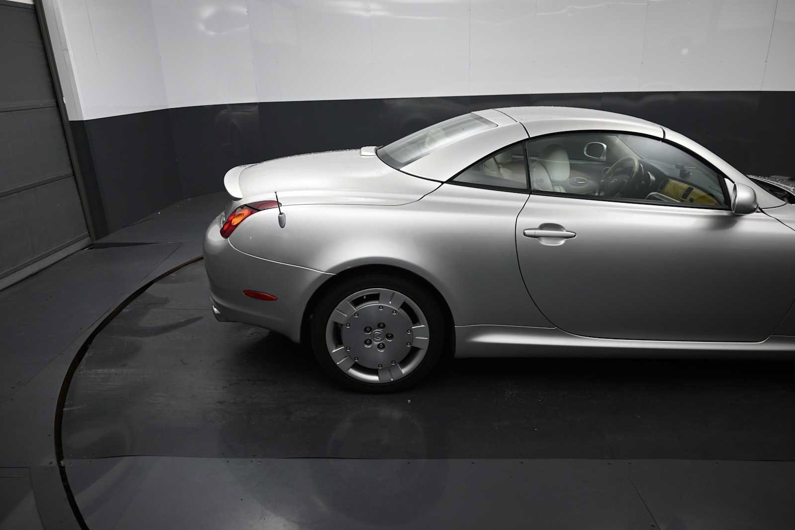 Used 2003 Lexus SC 430 Convertible RWD image 12