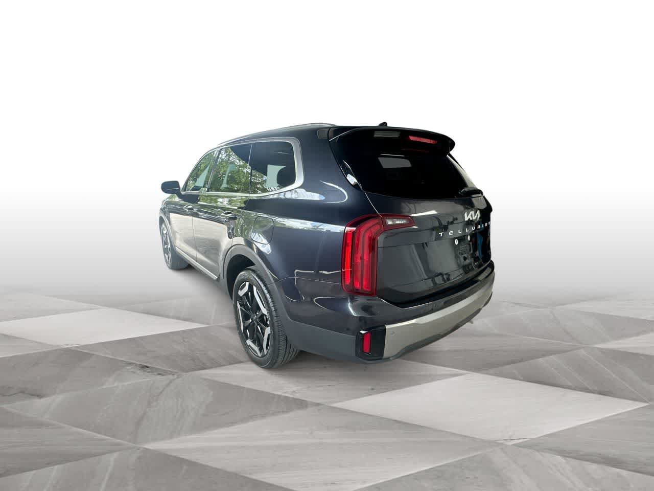 Used 2025 Kia Telluride S FWD image 6