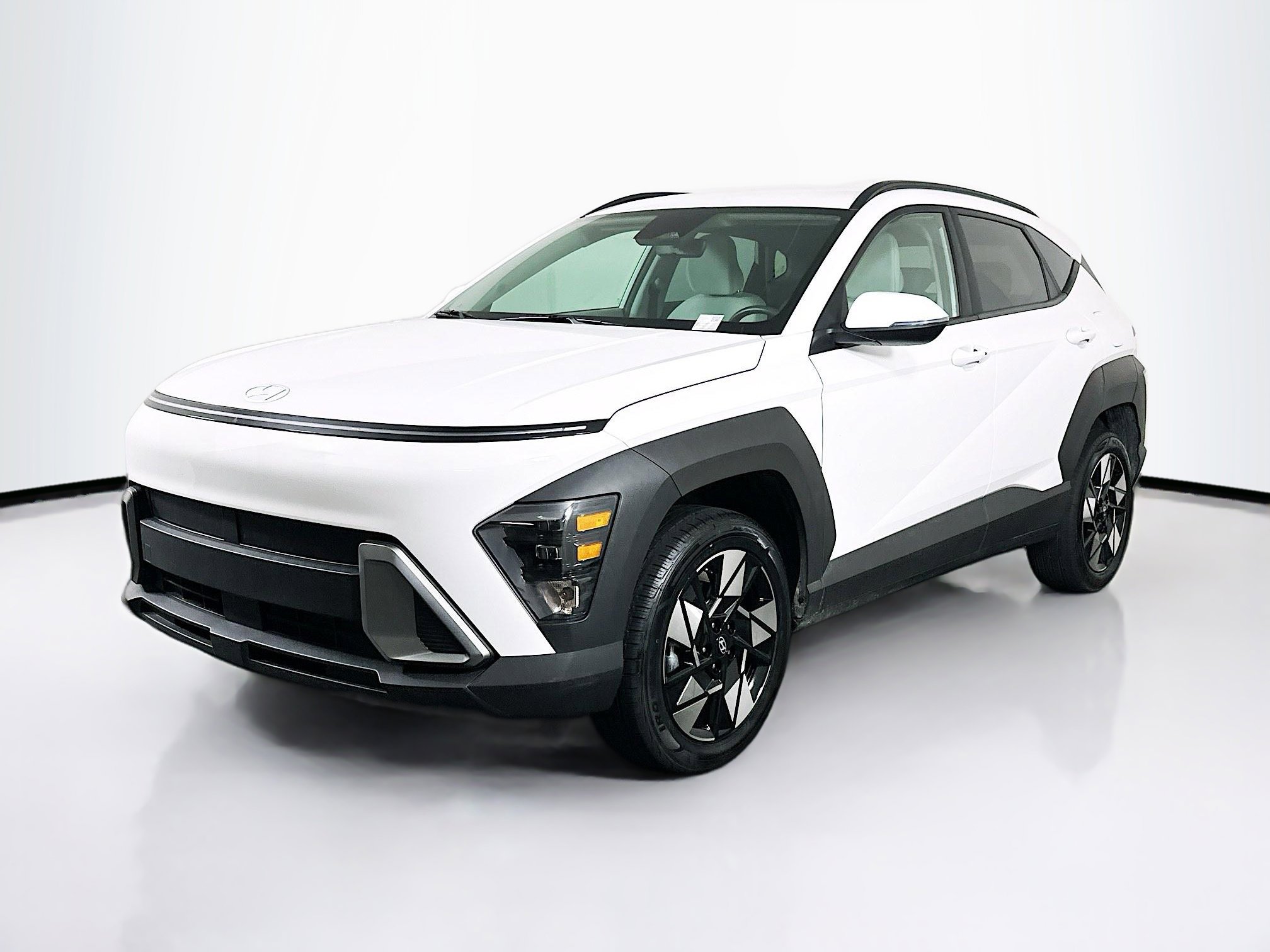 Used 2025 Hyundai Kona SEL image 3