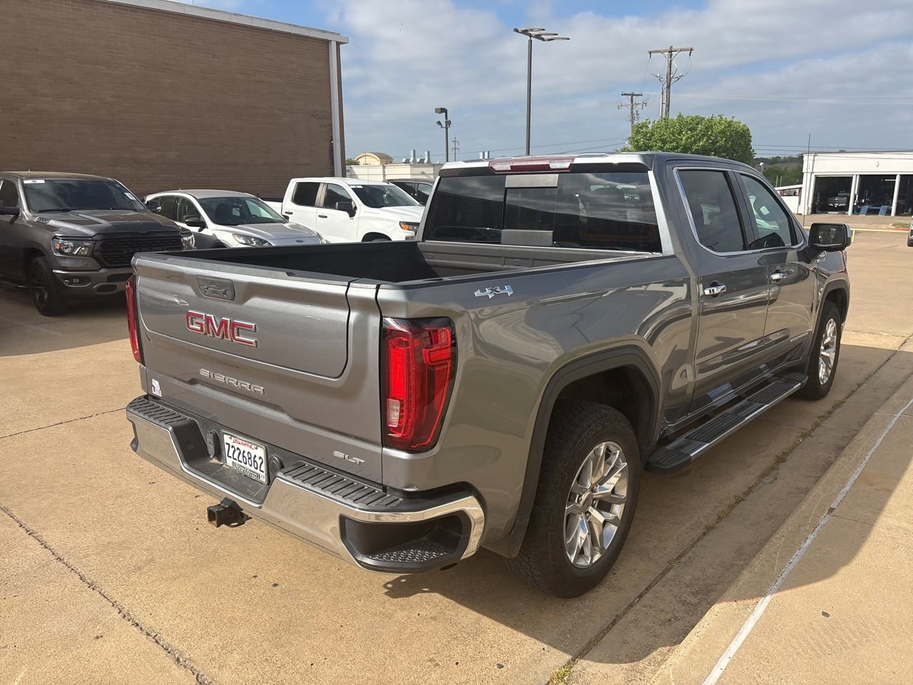 Used 2021 GMC Sierra 1500 SLT image 3