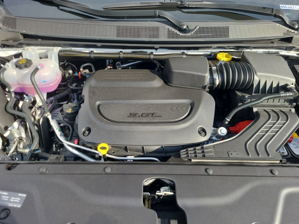 New 2026 Chrysler Pacifica Select image 16