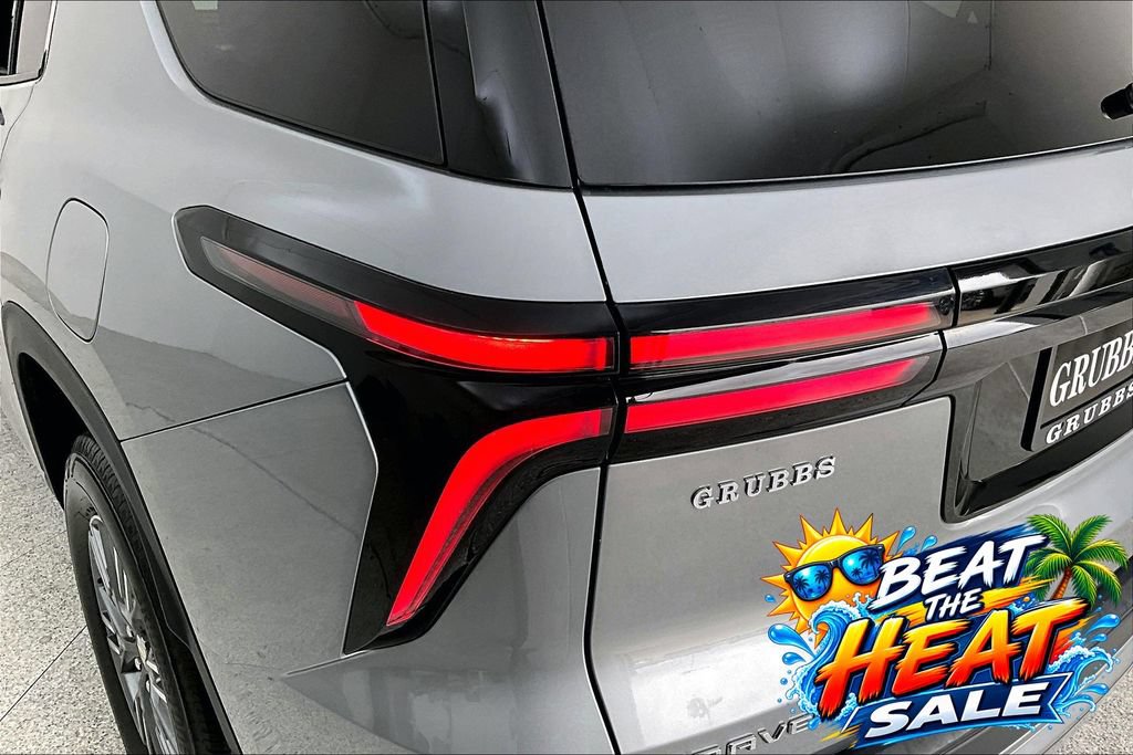 Used 2024 Chevrolet Traverse LT FWD image 37