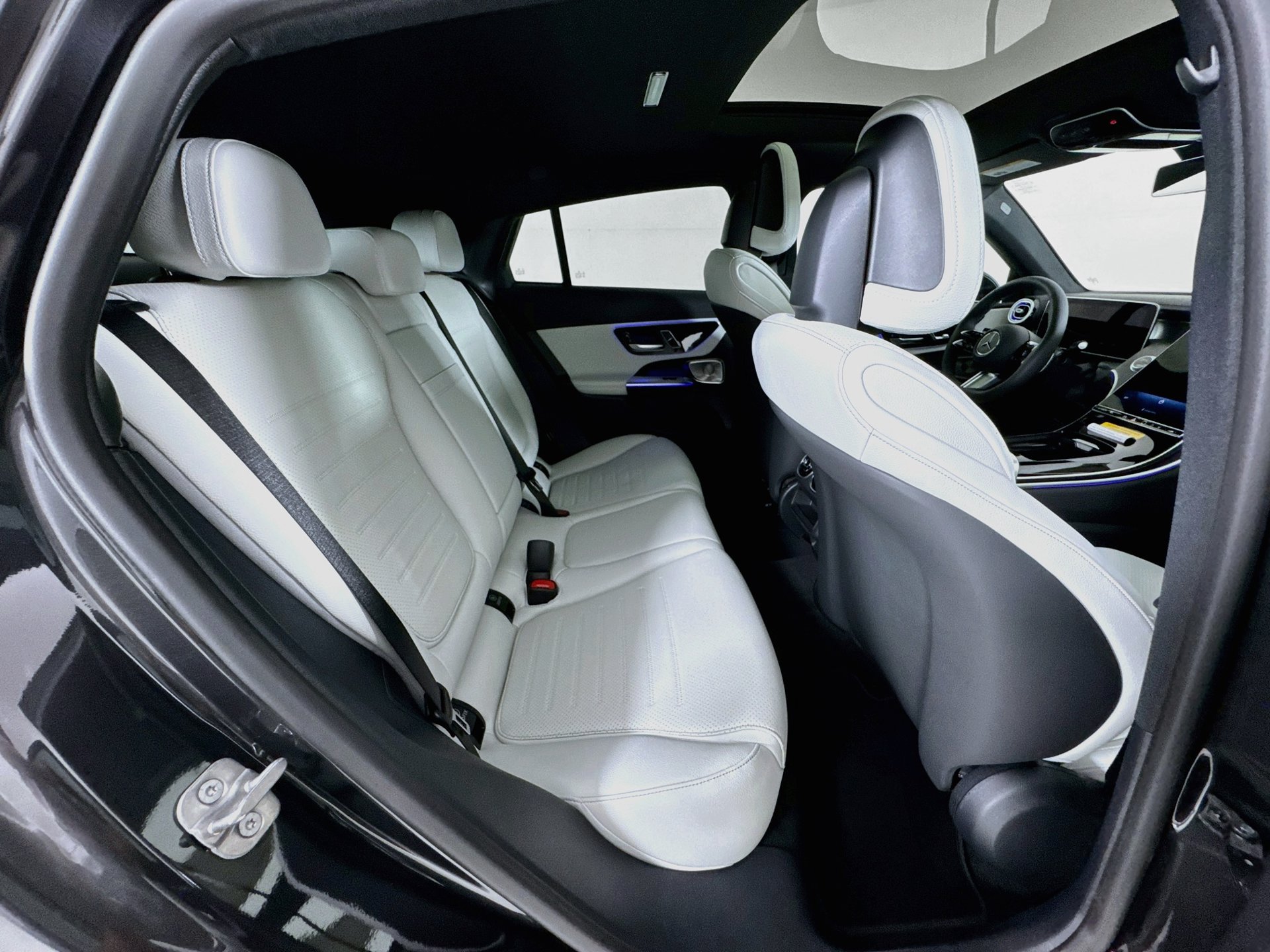 New 2027 Mercedes-Benz GLC 300 4MATIC image 30