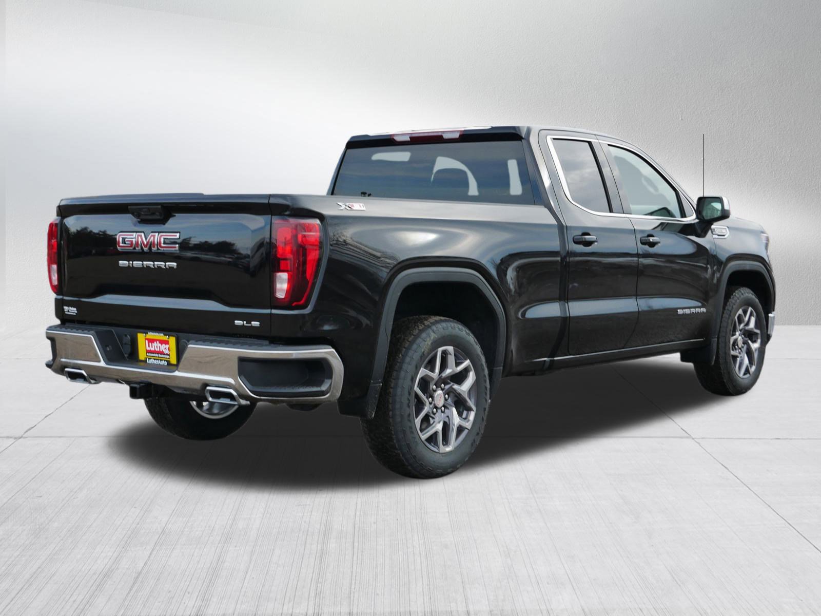 New 2026 GMC Sierra 1500 SLE w/ X31 Off-Road Package image 5
