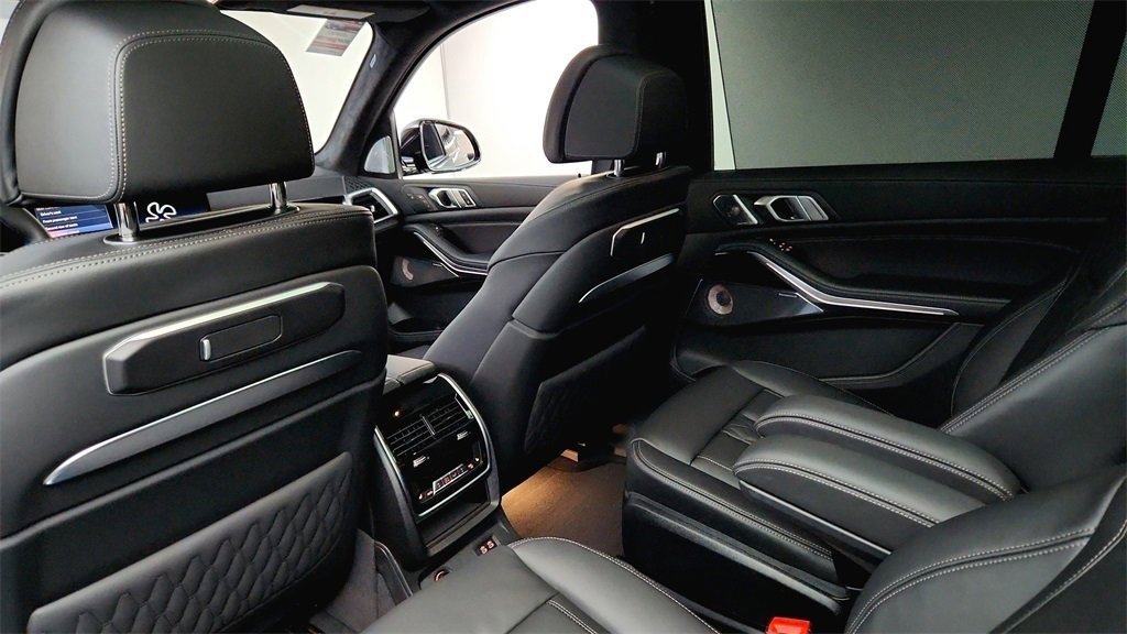 New 2026 BMW ALPINA XB7 image 20