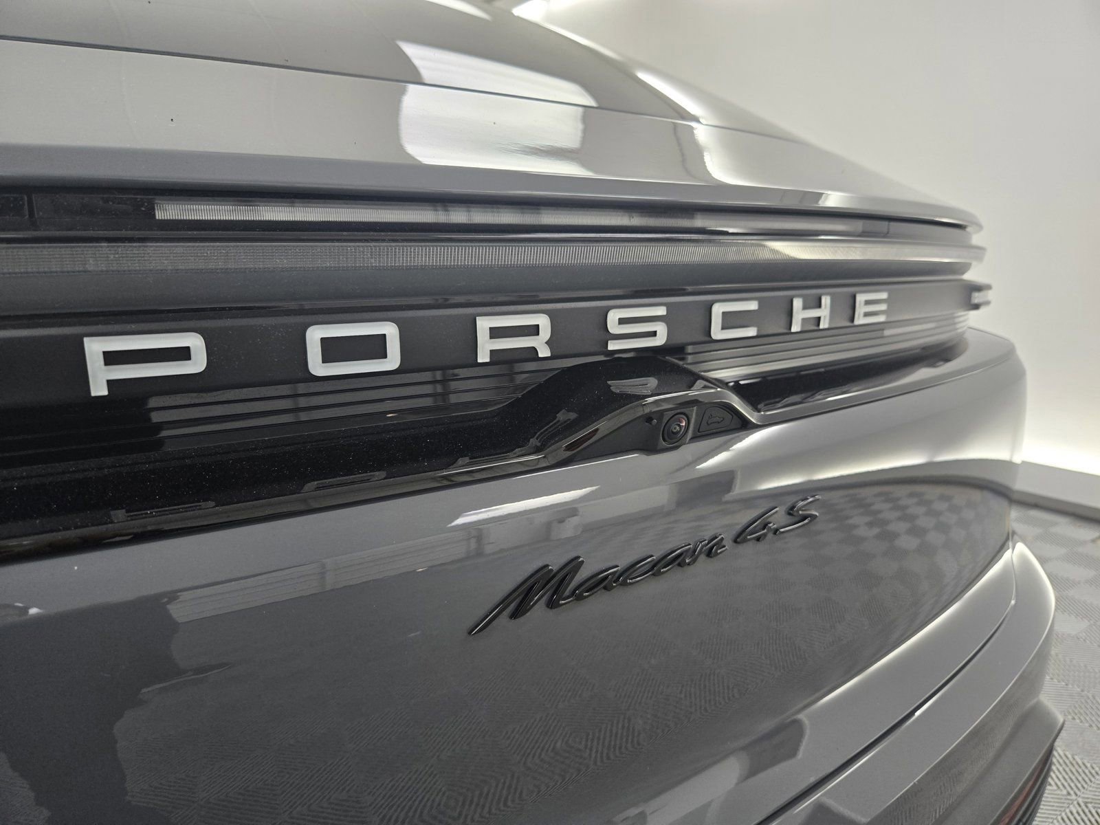 New 2025 Porsche Macan 4S Electric AWD/4WD image 12