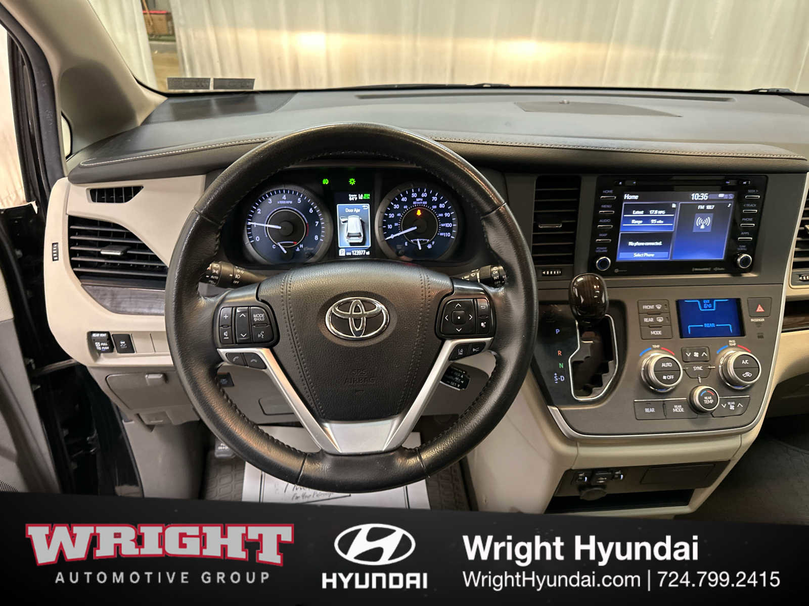 Used 2020 Toyota Sienna XLE image 17