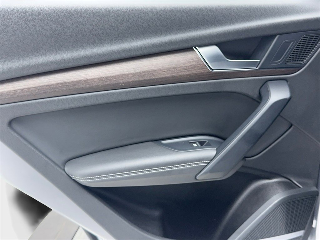 Used 2022 Audi Q5 2.0T Premium Plus w/ Premium Plus Package image 43