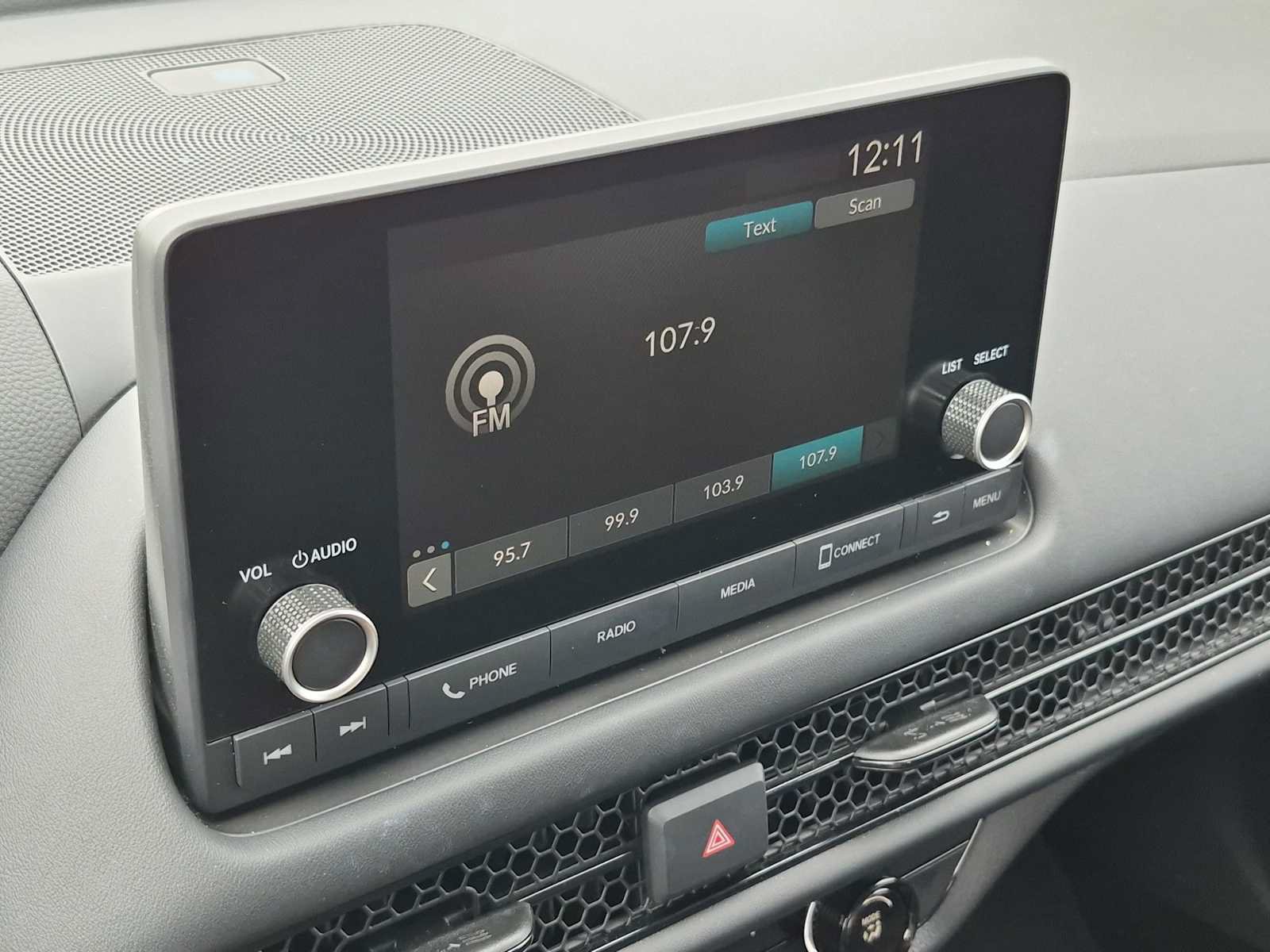 Certified 2025 Honda HR-V LX image 26