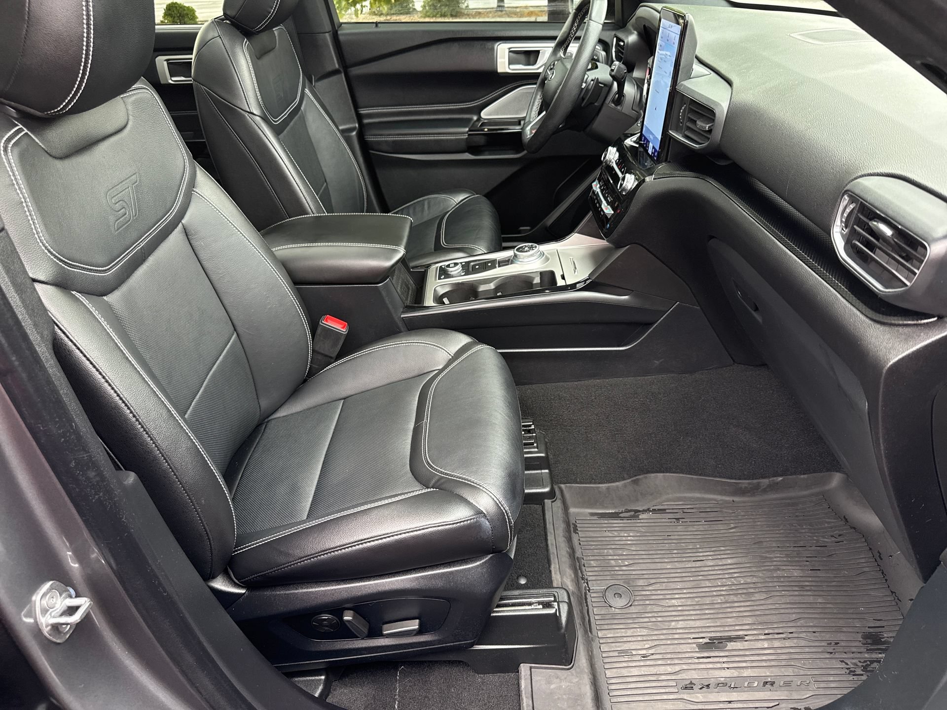 Used 2021 Ford Explorer ST w/ Equipment Group 401A AWD/4WD image 18
