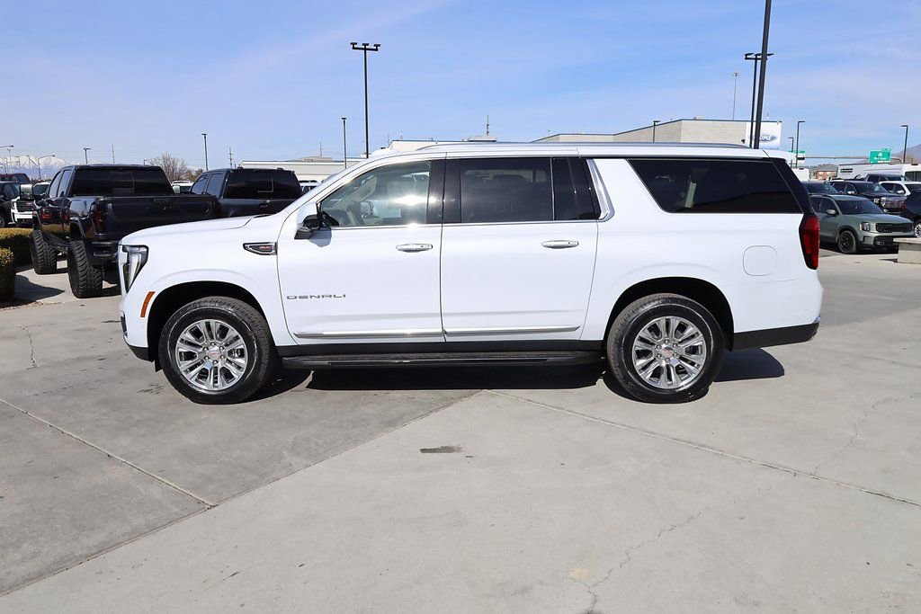 New 2026 GMC Yukon XL Denali w/ Advanced Technology Package image 3