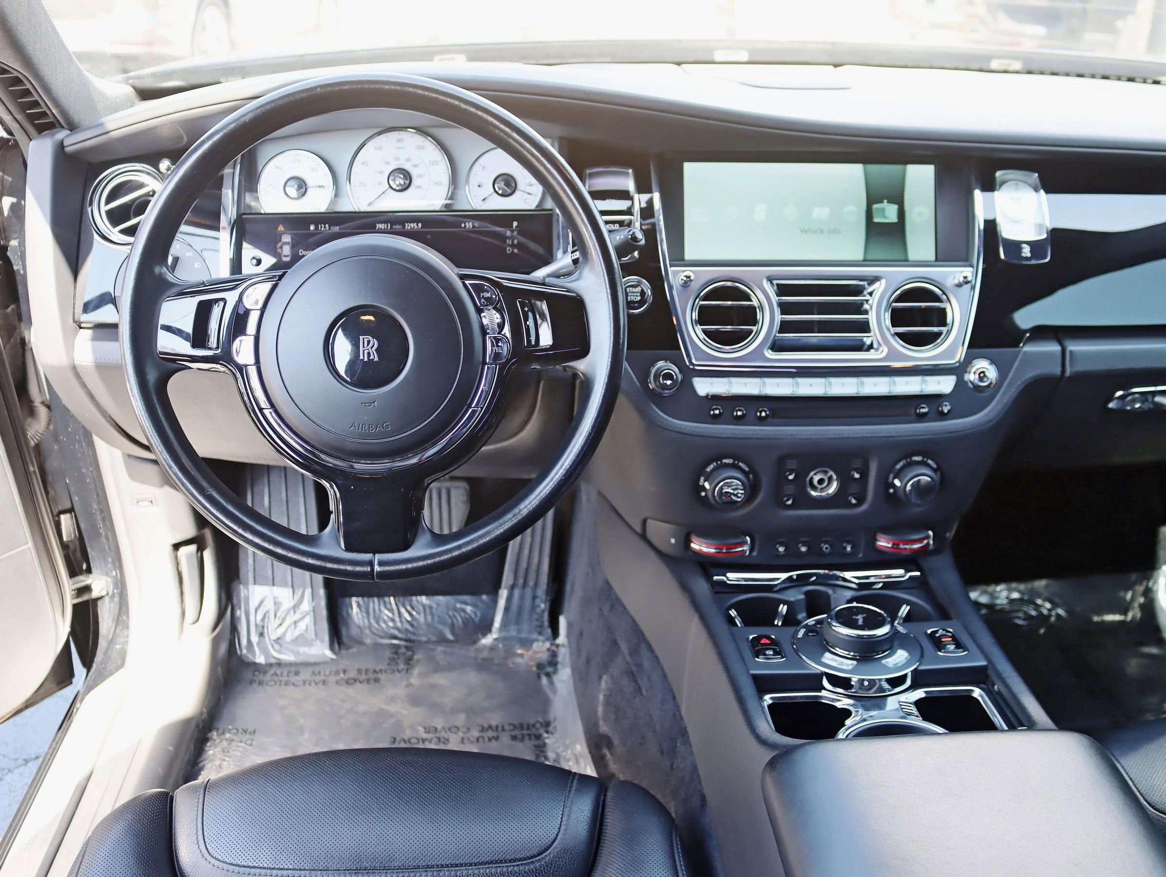 Used 2015 Rolls-Royce Ghost image 19