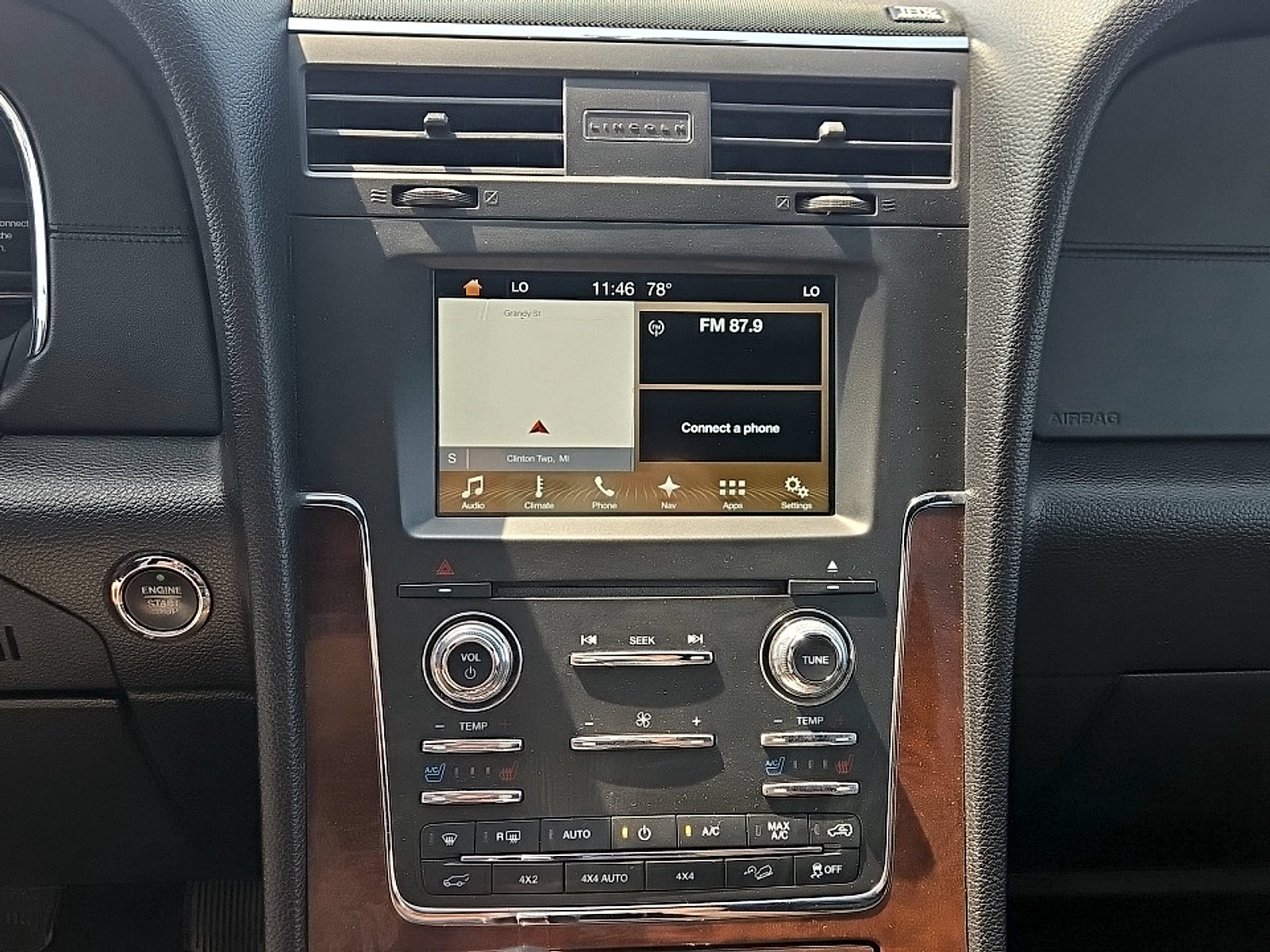 Used 2017 Lincoln Navigator Select AWD/4WD image 16