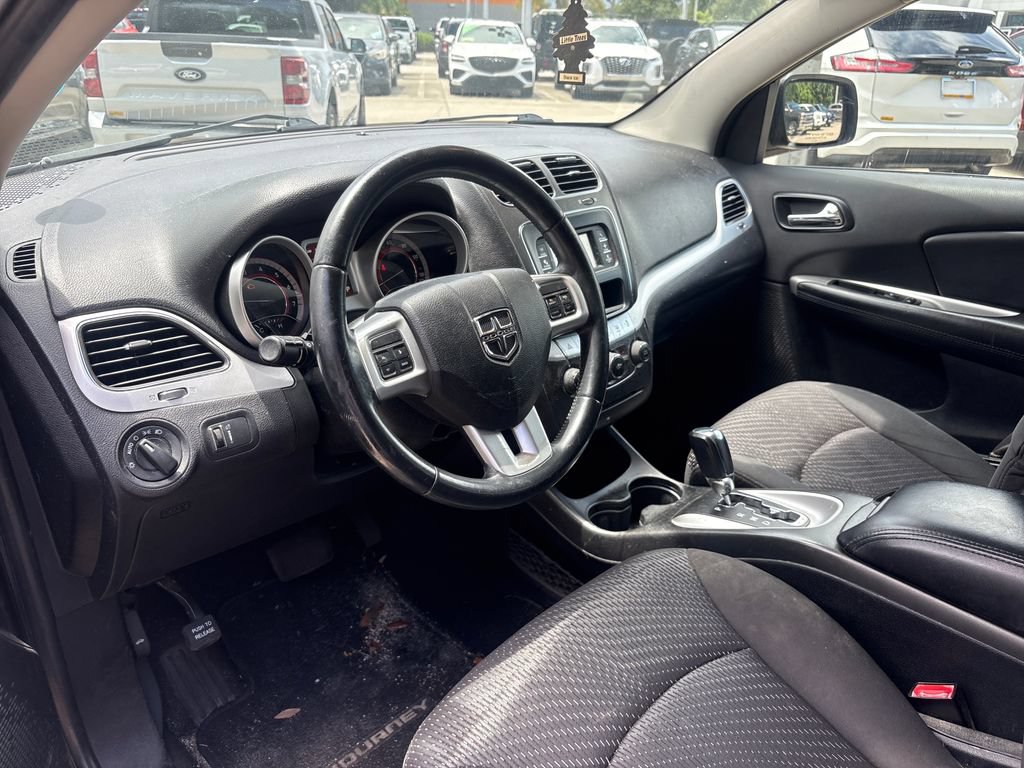 Used 2017 Dodge Journey SE w/ Flexible Seating Group FWD image 6