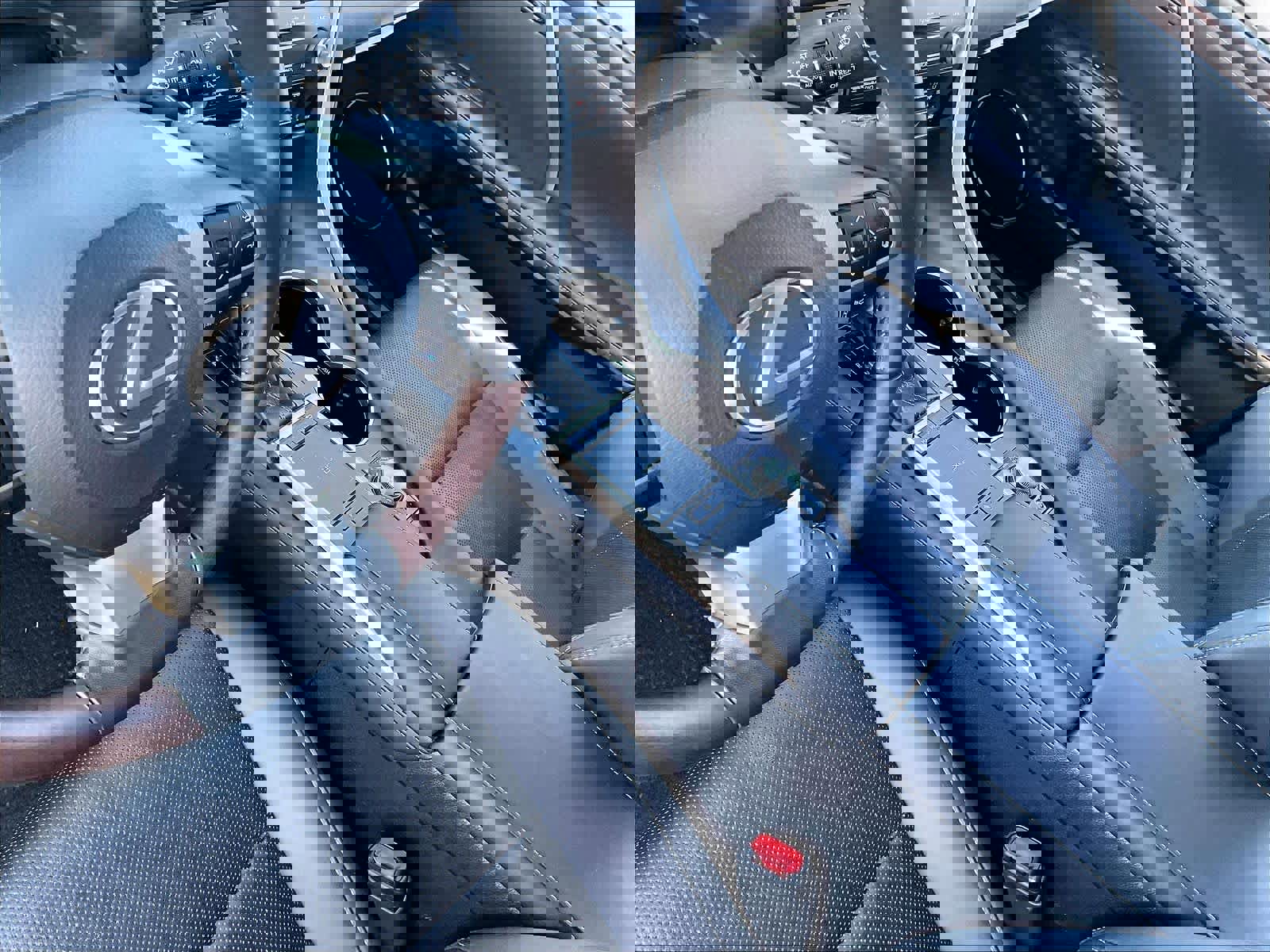 Used 2022 Lexus RX 450h AWD w/ Premium Package image 19