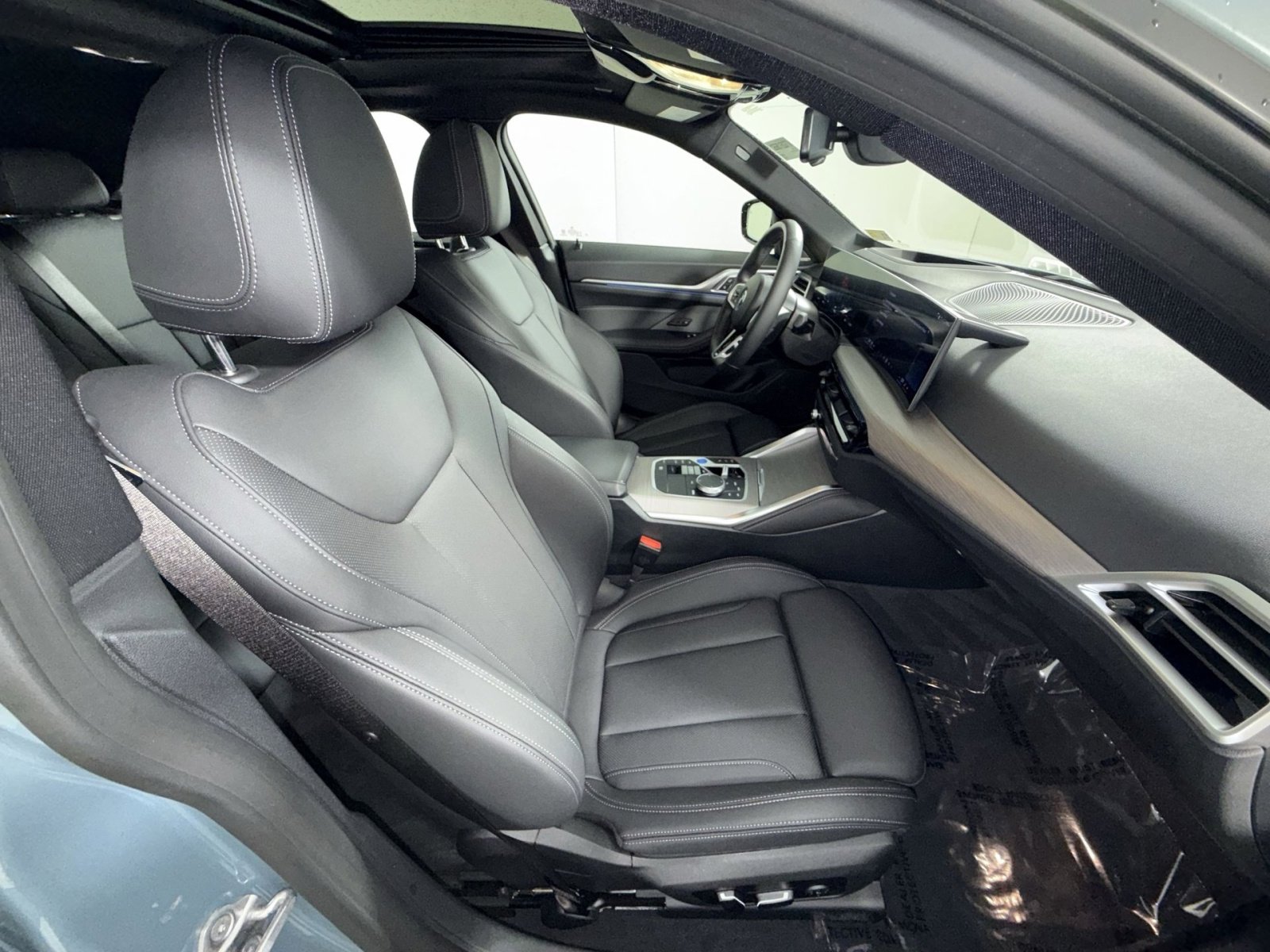 Used 2025 BMW i4 xDrive40i w/ M Sport Package AWD/4WD image 27