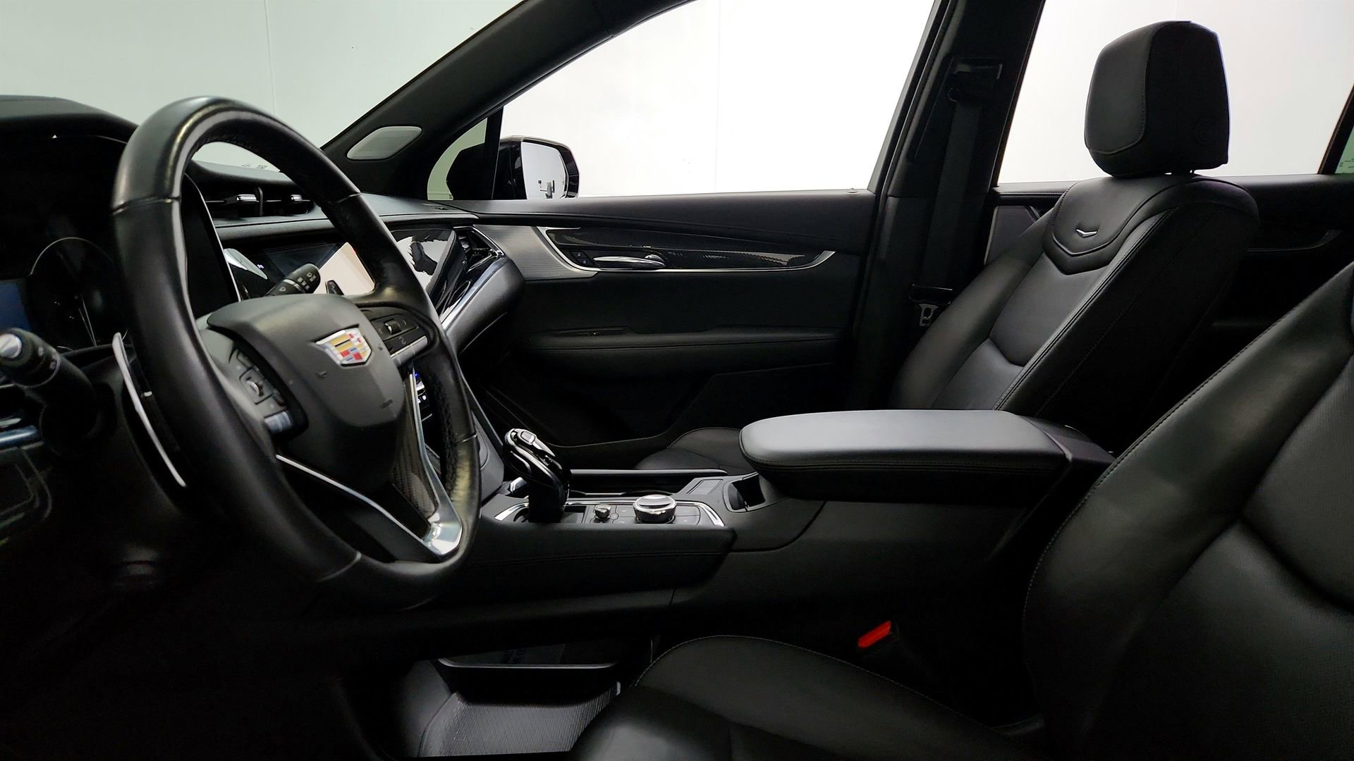 Certified 2024 Cadillac XT6 Sport w/ LPO, Floor Liner Package AWD/4WD image 12