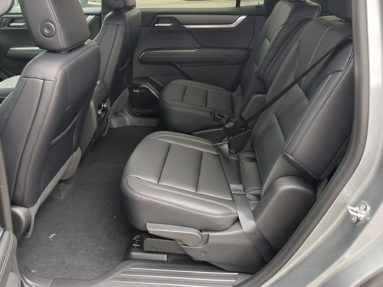 New 2026 GMC Acadia Elevation w/ Black Edition FWD image 26