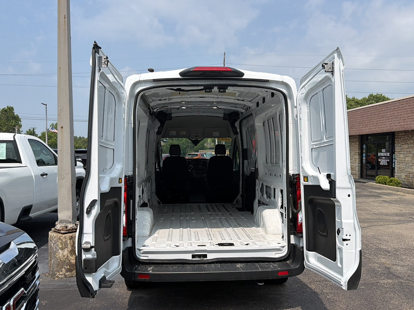 Used 2023 Ford Transit 250 Medium Roof AWD image 7
