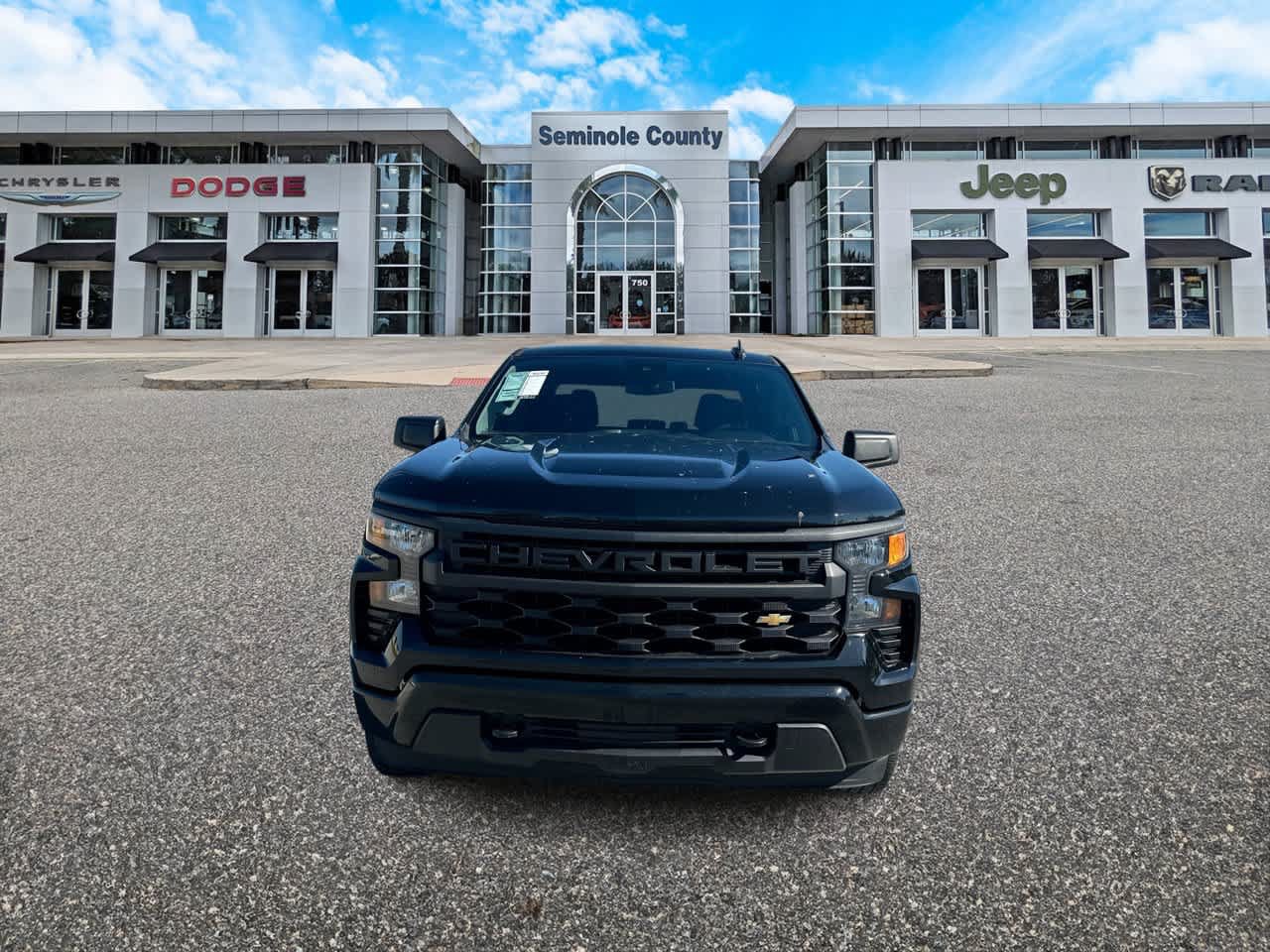 Used 2024 Chevrolet Silverado 1500 Custom RWD image 3