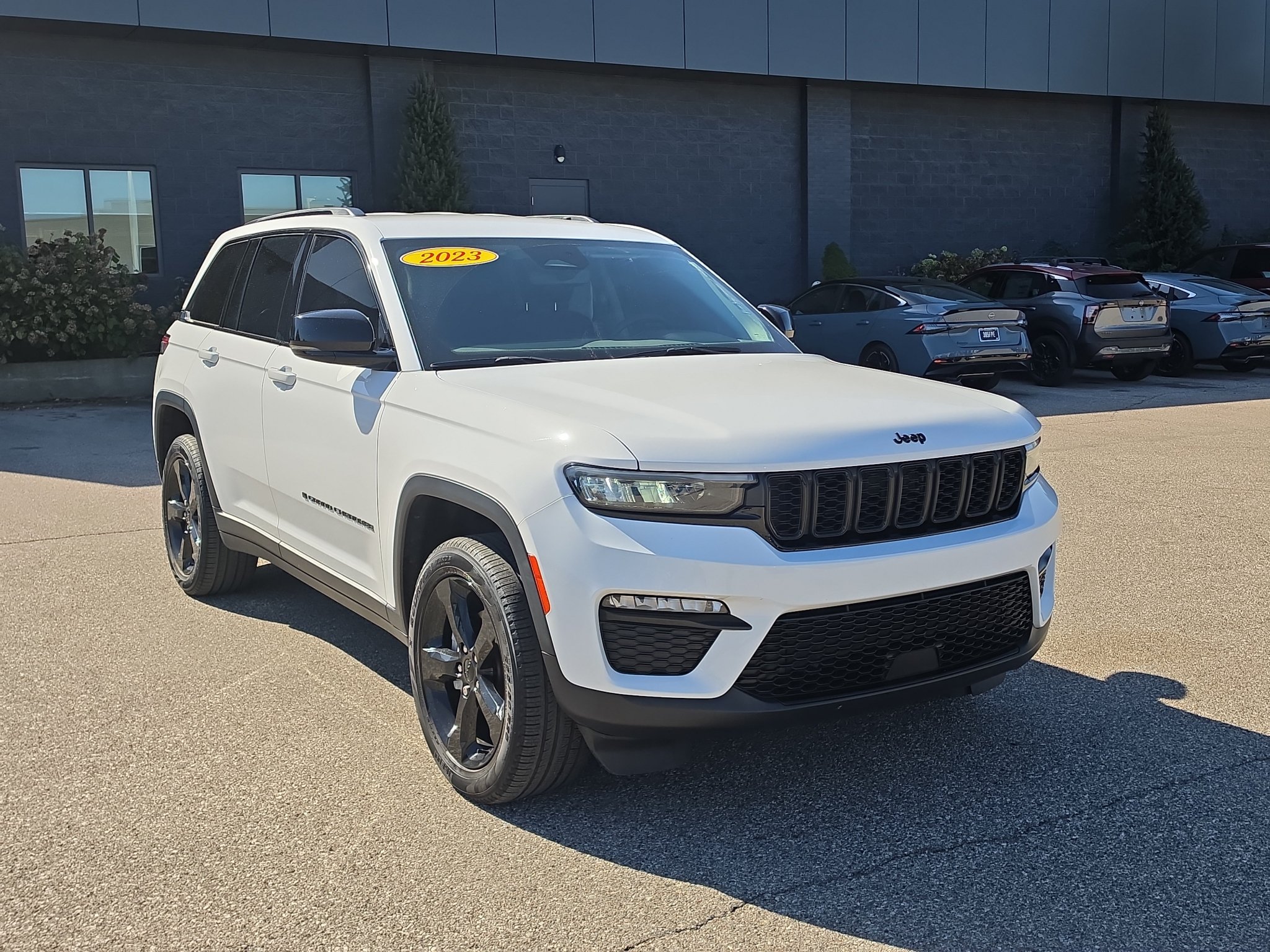 Used 2023 Jeep Grand Cherokee Limited w/ Black Appearance Package