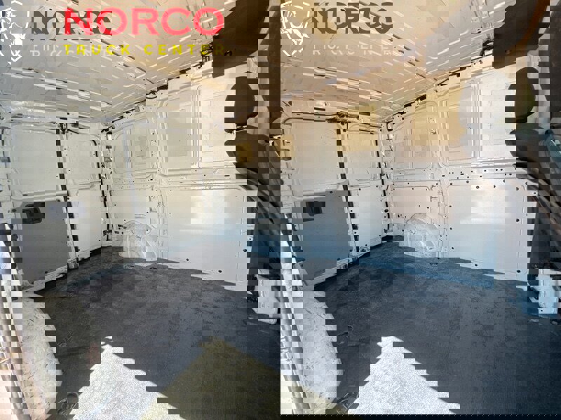 Used 2017 Mercedes-Benz Metris w/ Driver Efficiency Package image 3