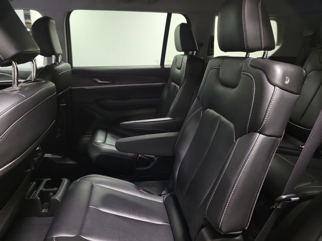 Used 2023 Jeep Grand Cherokee L Limited AWD/4WD image 29