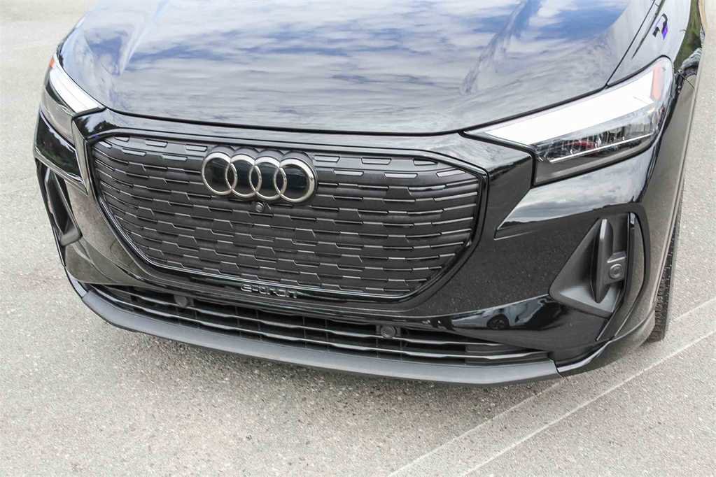 Used 2025 Audi Q4 e-tron Premium Plus w/ Premium Plus image 8