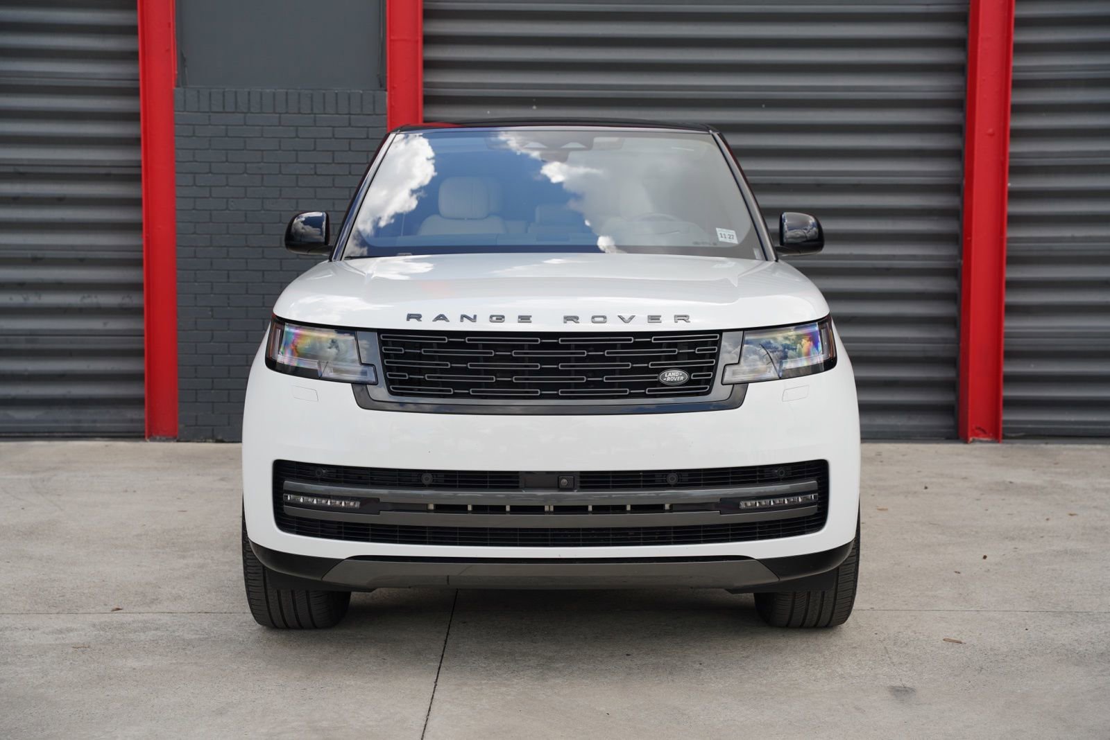 Used 2023 Land Rover Range Rover Long Wheelbase SE AWD/4WD video 2