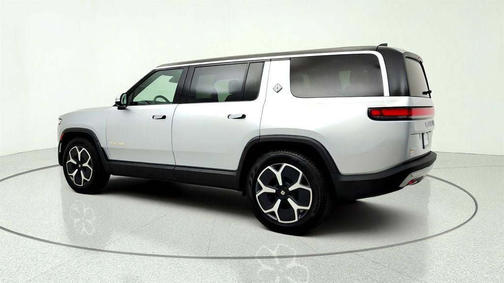 Used 2024 Rivian R1S Adventure AWD/4WD image 7