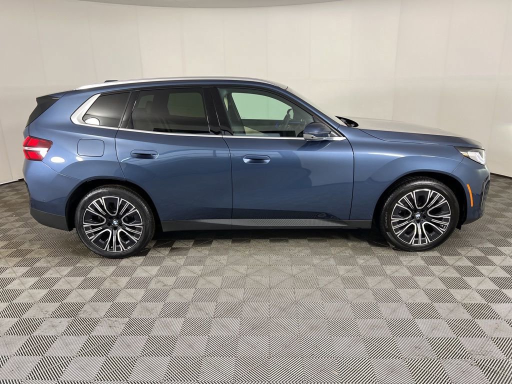 Used 2026 BMW X3 xDrive30 w/ Premium Package image 4