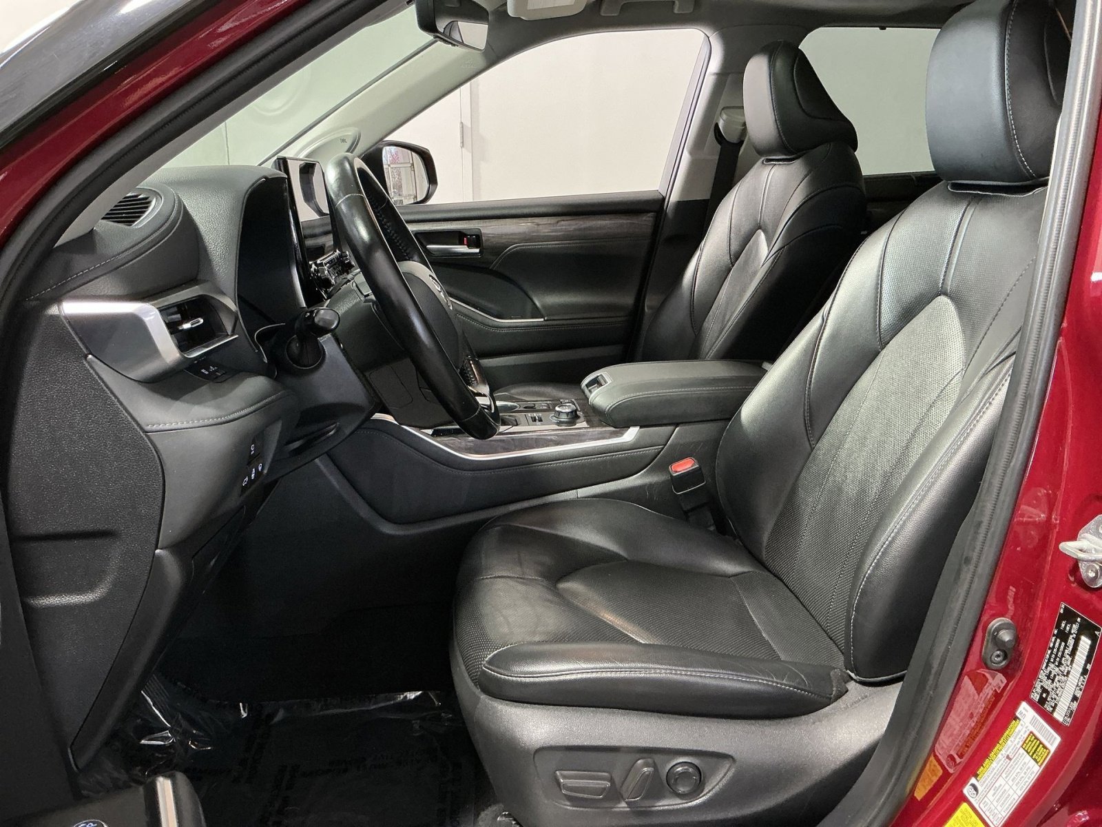 Used 2020 Toyota Highlander Limited image 21