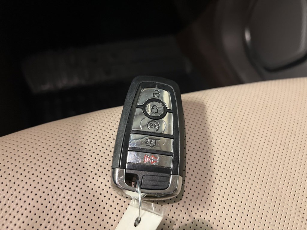 Certified 2023 Lincoln Nautilus Reserve image 35