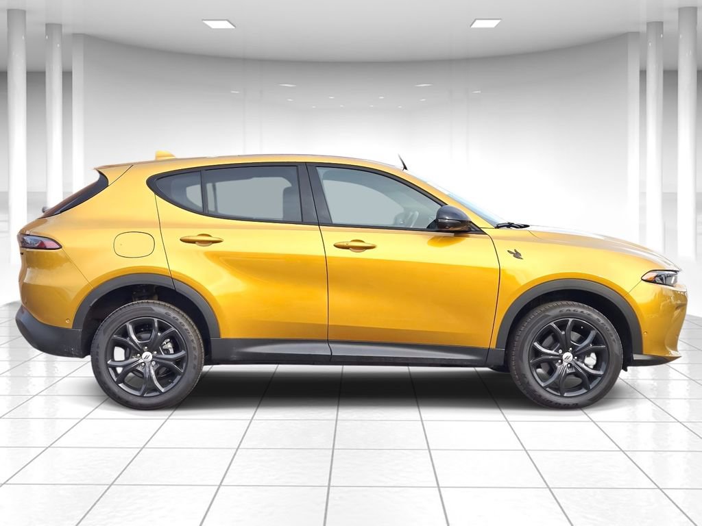 Used 2023 Dodge Hornet GT Plus w/ Tech Pack Plus w/o Parking image 2