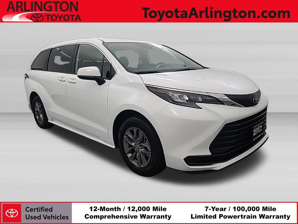 Used 2026 Toyota Sienna LE FWD image 1