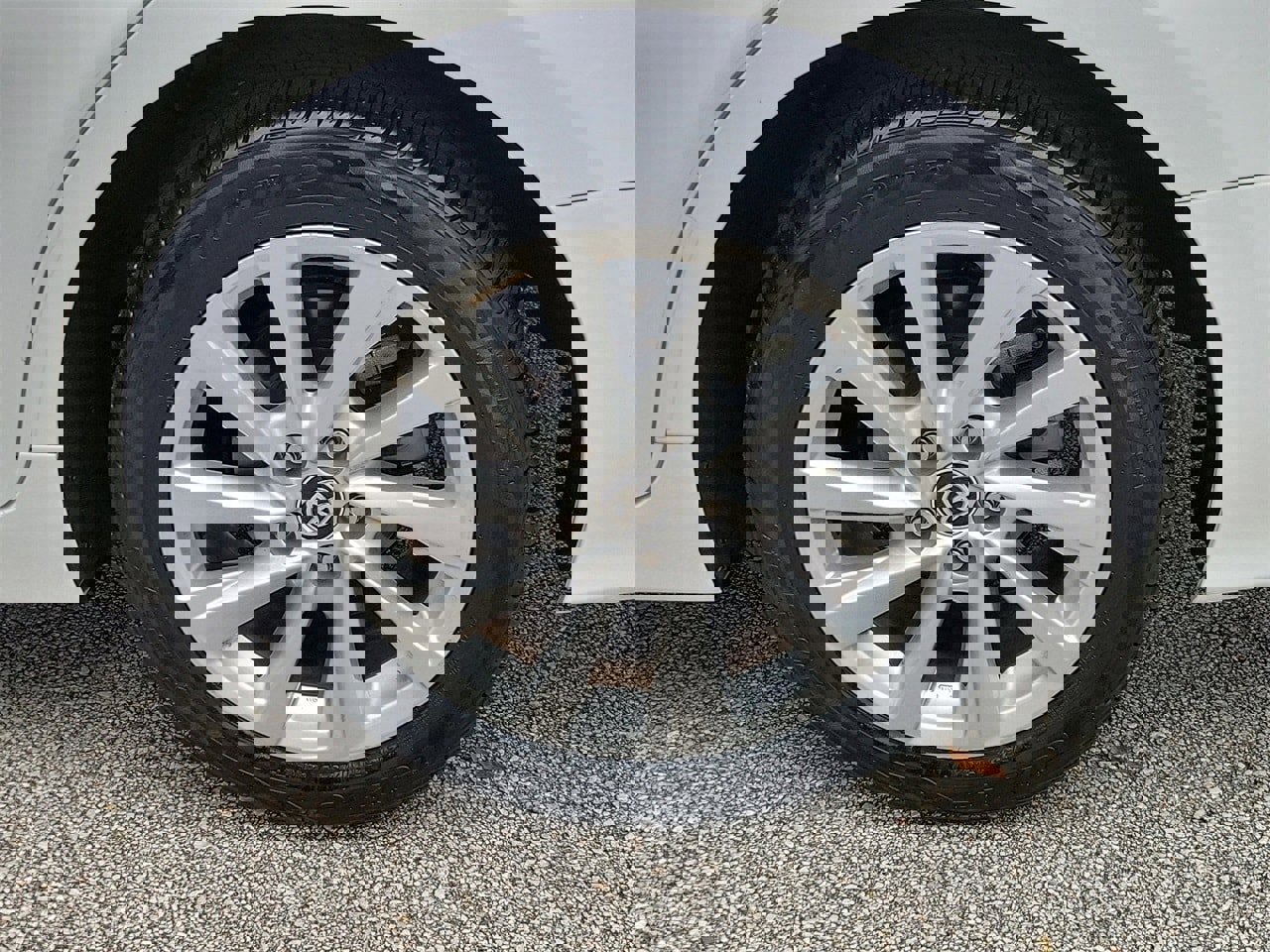 Used 2024 Toyota Camry LE image 5