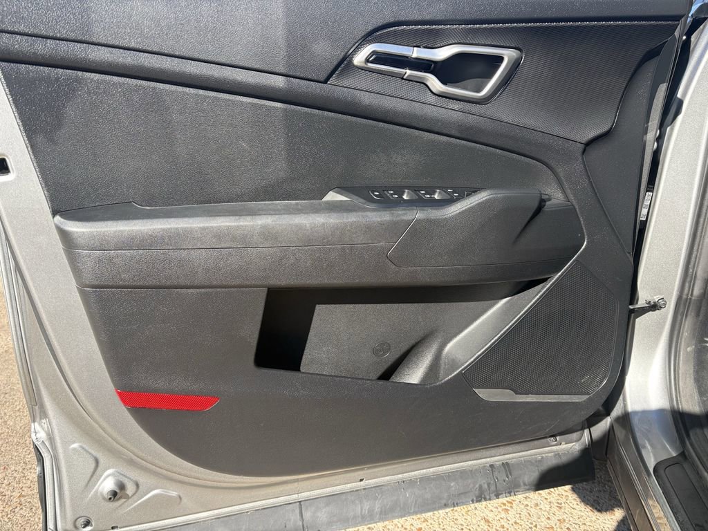 Used 2024 Kia Sportage LX image 10