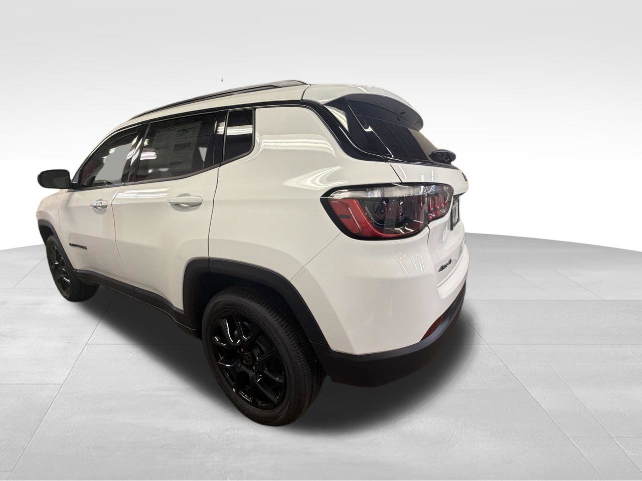 New 2026 Jeep Compass Latitude AWD/4WD image 3