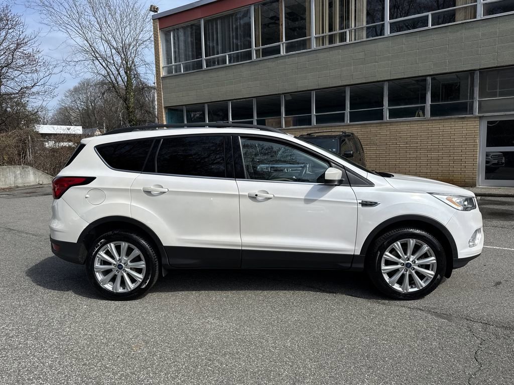 Used 2019 Ford Escape SEL image 3