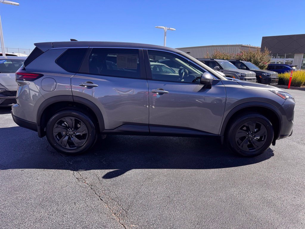 Used 2026 Nissan Rogue SV w/ Cold Weather Package FWD image 6