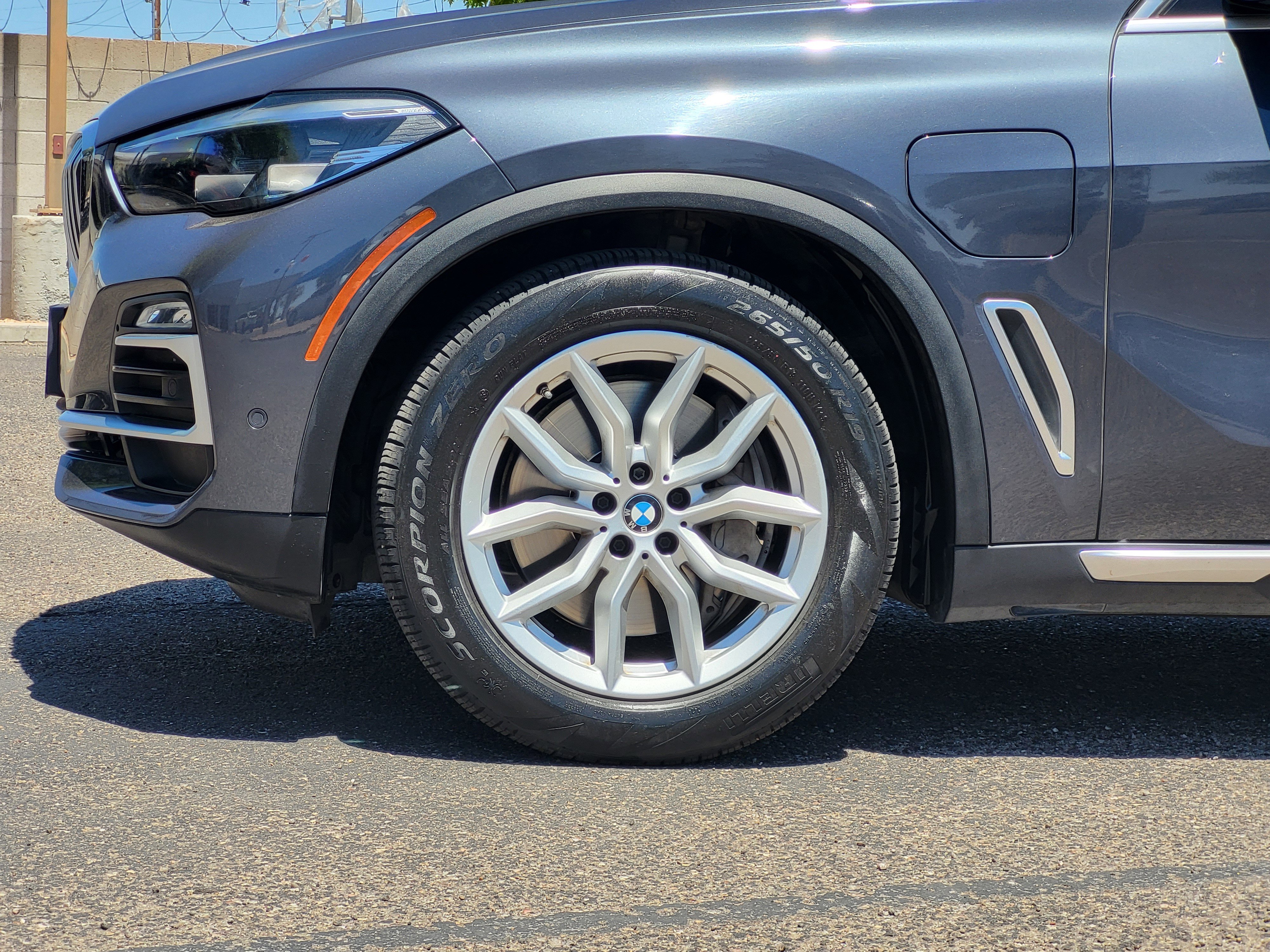 Used 2021 BMW X5 xDrive45e w/ Premium Package AWD/4WD image 18