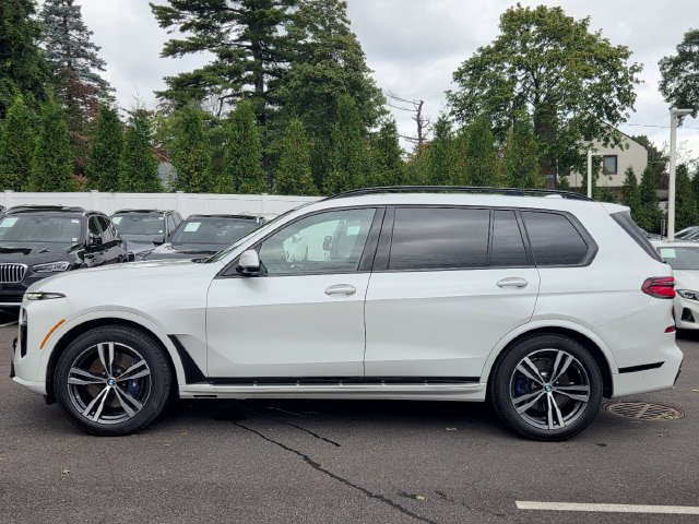 Certified 2025 BMW X7 xDrive40i w/ Executive Package AWD/4WD image 4