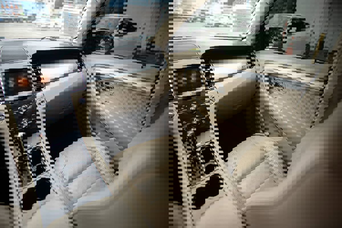 Used 2018 Ford Taurus SEL w/ Equipment Group 201A image 23