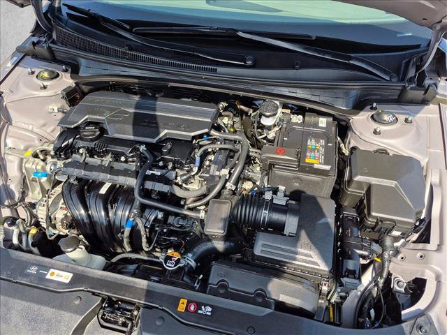 Used 2025 Hyundai Elantra SEL FWD image 22