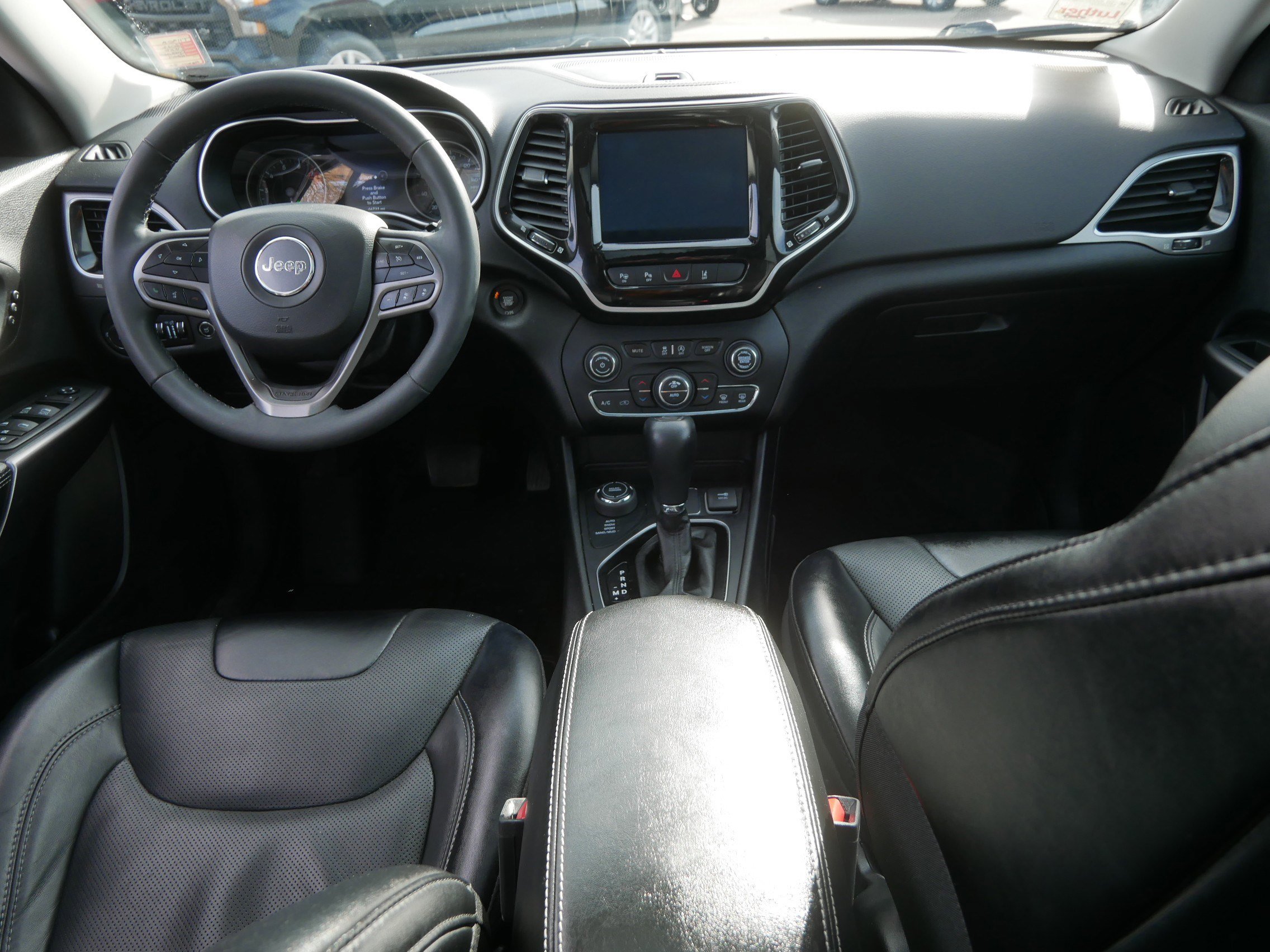 Used 2022 Jeep Cherokee Limited image 10