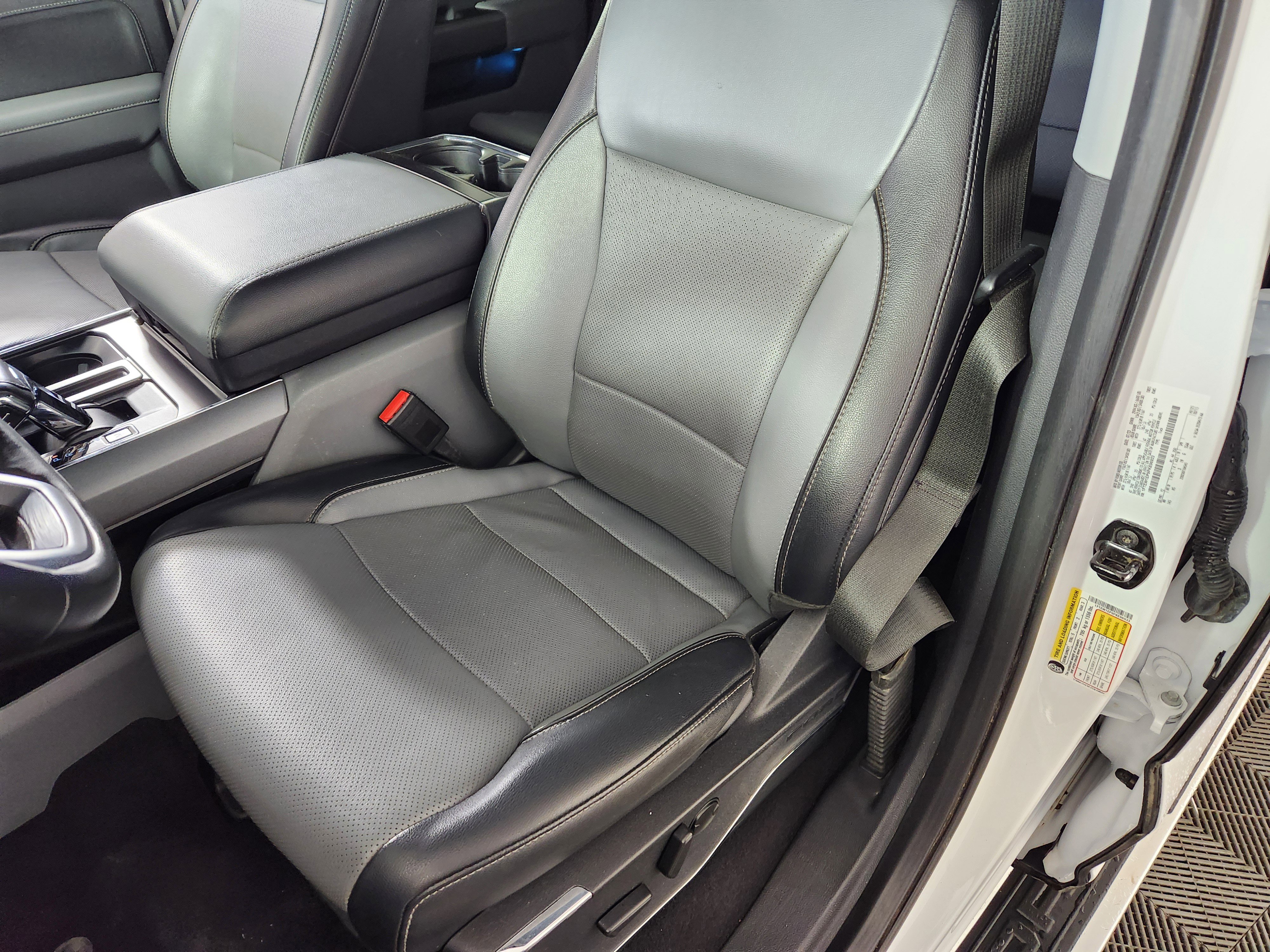 Used 2023 Ford F150 Lariat image 12